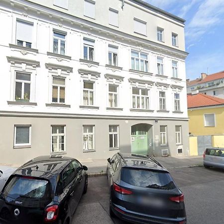 Zeus Design Apartment Schlosspark Schoenbrunn Vienna Exterior photo