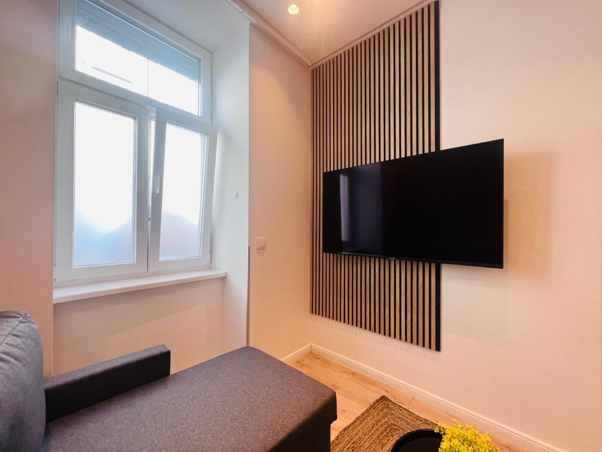 Zeus Design Apartment Schlosspark Schoenbrunn Vienna Exterior photo